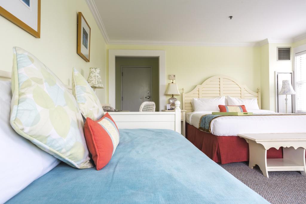 Mansion House Inn Vineyard Haven Exterior photo