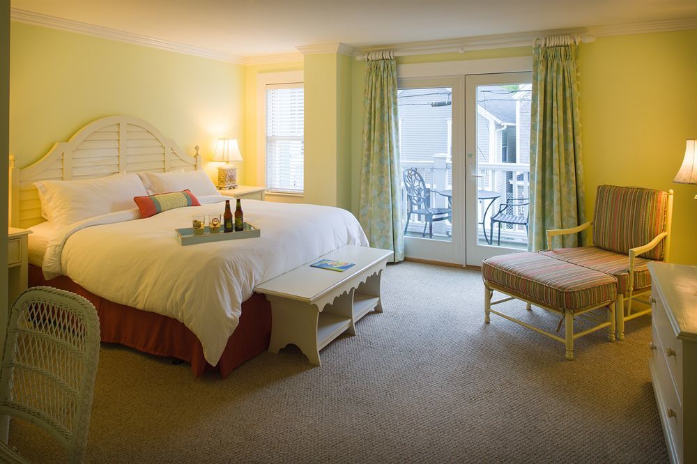 Mansion House Inn Vineyard Haven Exterior photo