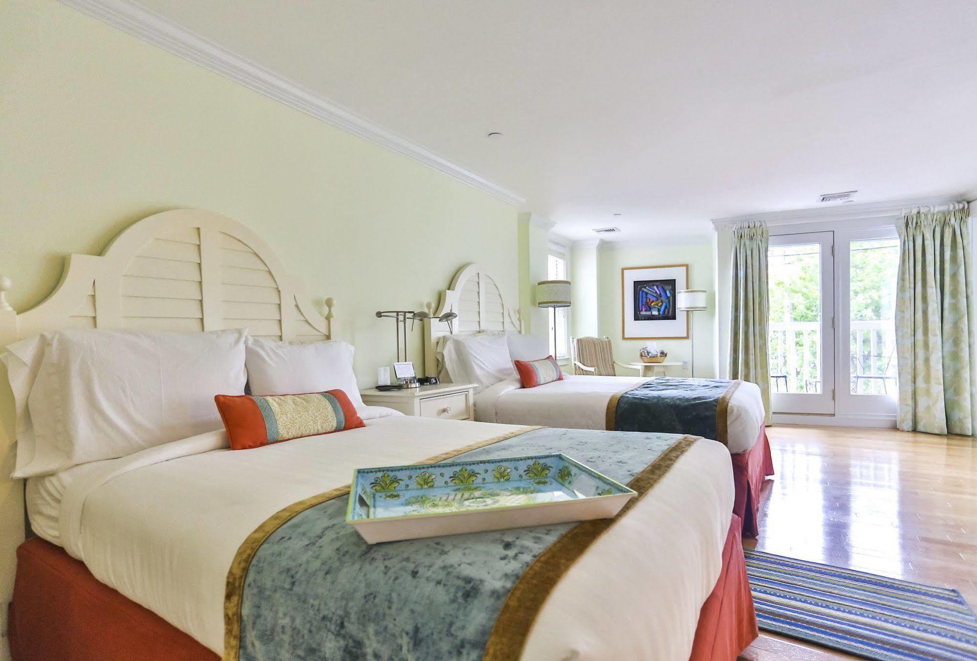 Mansion House Inn Vineyard Haven Exterior photo